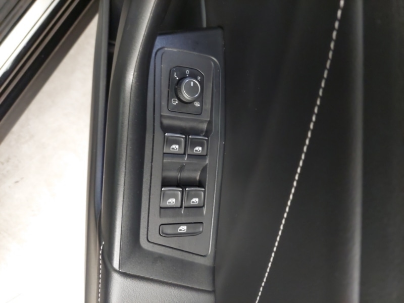 Used Volkswagen T-Roc 2023 for sale - 77736419: Photo 12