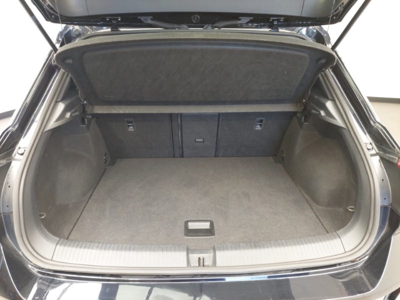 Used Volkswagen T-Roc 2023 for sale - 77736419: Photo 8