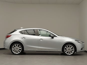 Used Mazda Mazda3 2017 for sale - 76289557: Photo 4
