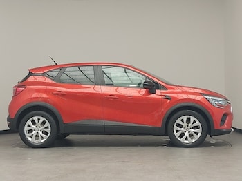 Used Renault Captur 2022 for sale - 76651897: Photo