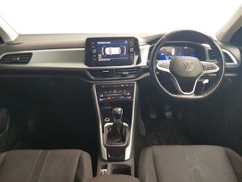 Used Volkswagen T-Roc 2023 for sale - 78467580: Photo
