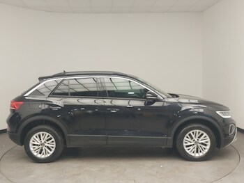 Used Volkswagen T-Roc 2023 for sale - 78467580: Photo