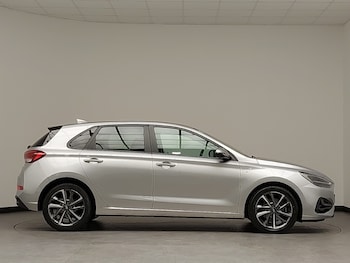 Used Hyundai i30 2023 for sale - 76932462: Photo