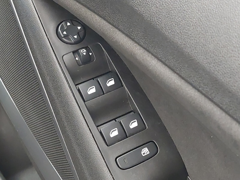 Used Vauxhall Crossland 2023 for sale - 77948186: Photo 12