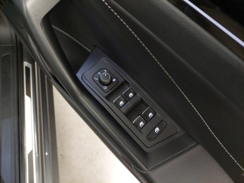 Used Volkswagen T-Roc 2023 for sale - 77760942: Photo 13