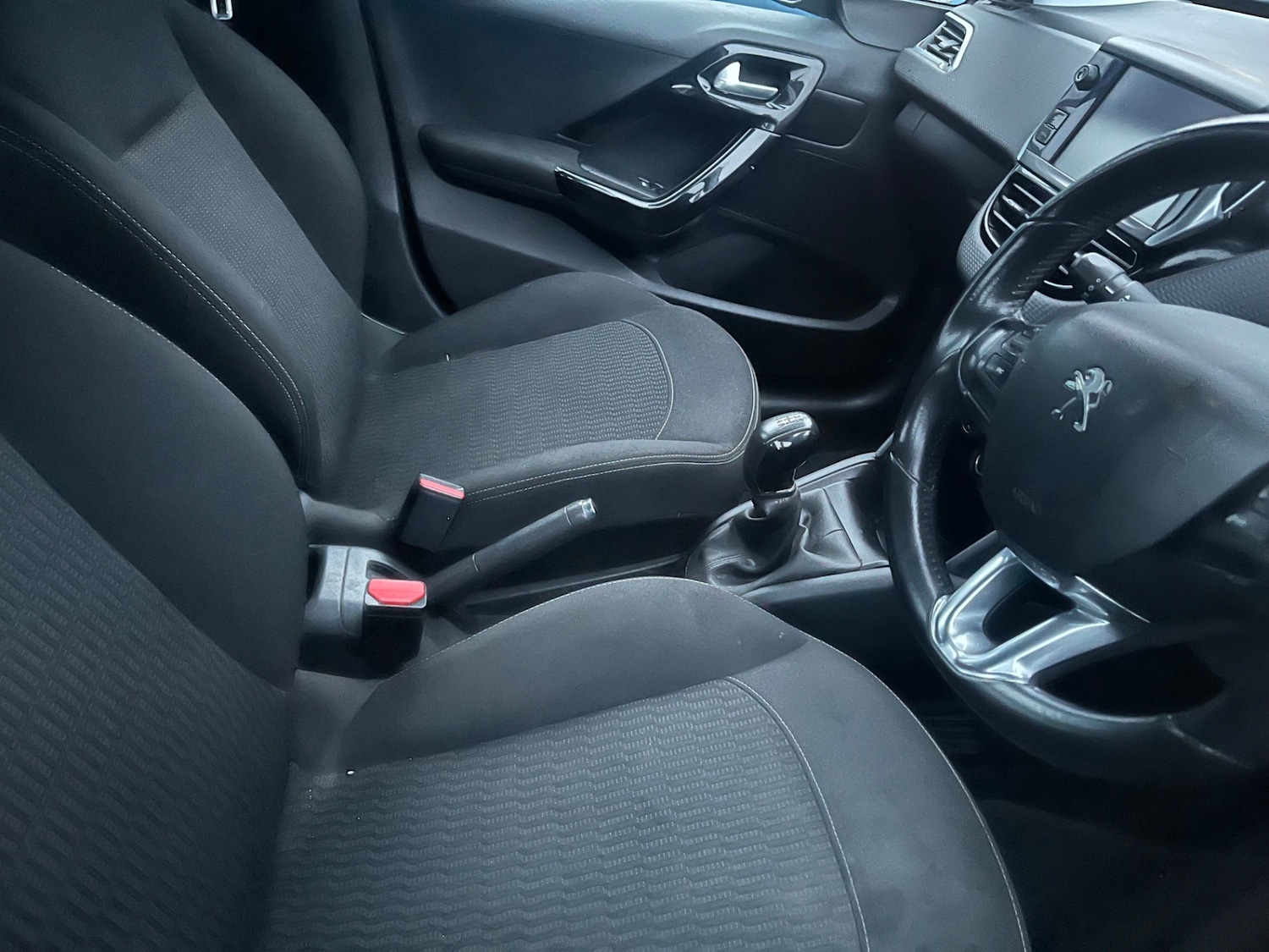 Used Peugeot 208 2017 for sale - 76655766: Photo 5