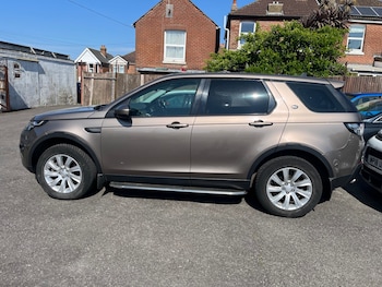Used Land Rover Discovery Sport 2016 for sale - 78368865: Photo