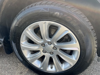 Used Land Rover Discovery Sport 2016 for sale - 78368865: Photo