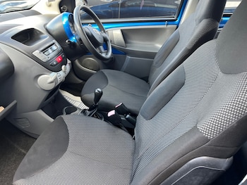 Used Toyota AYGO 2010 for sale - 76548084: Photo