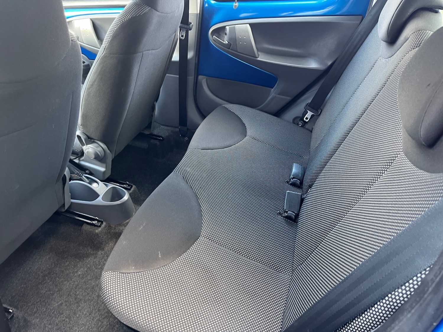 Used Toyota AYGO 2010 for sale - 76548084: Photo 4