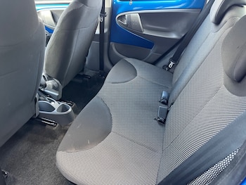 Used Toyota AYGO 2010 for sale - 76548084: Photo