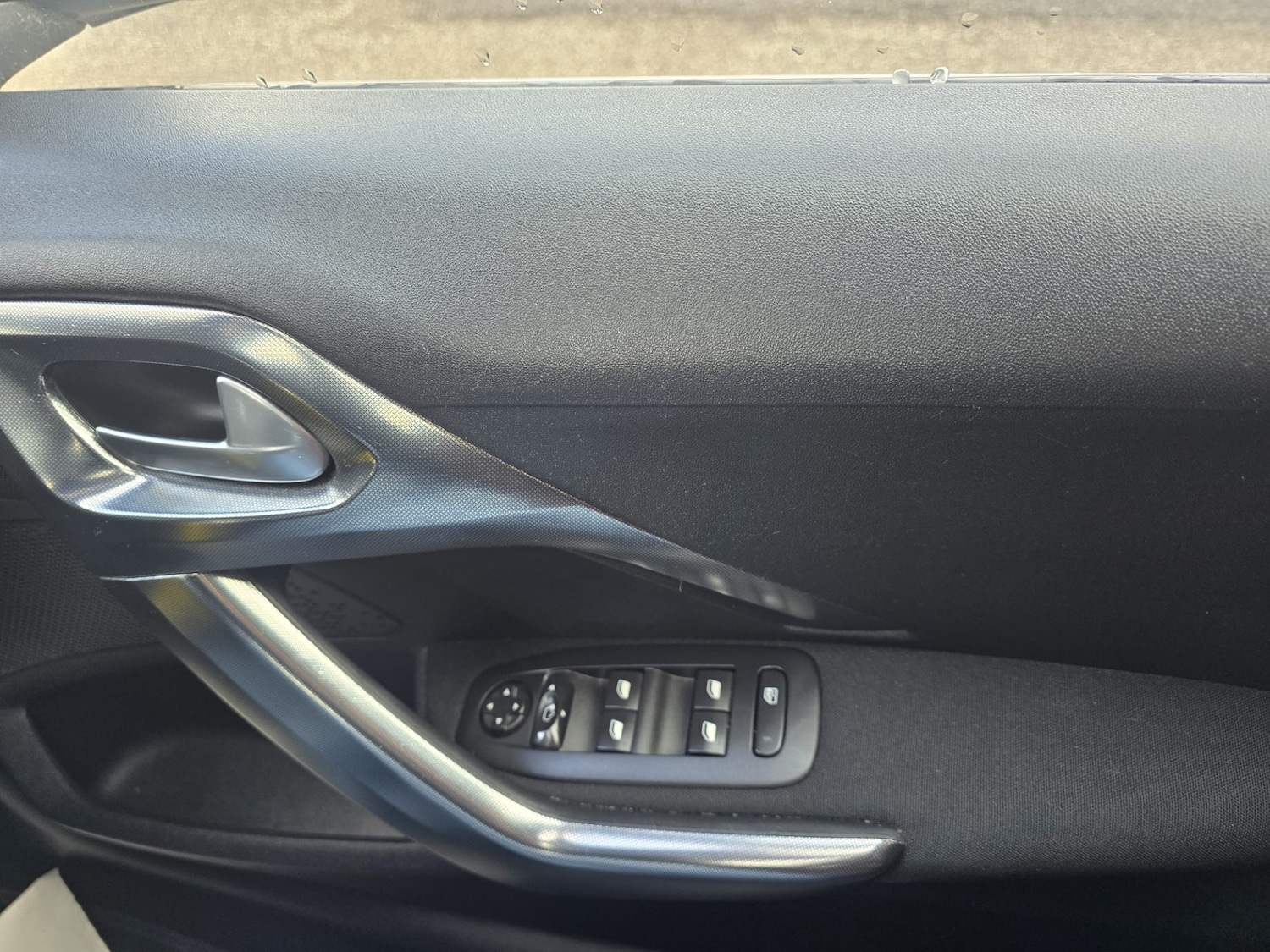 Used Peugeot 2008 2018 for sale - 76298964: Photo 14