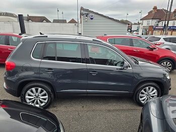 Used Volkswagen Tiguan 2015 for sale - 76232142: Photo 4