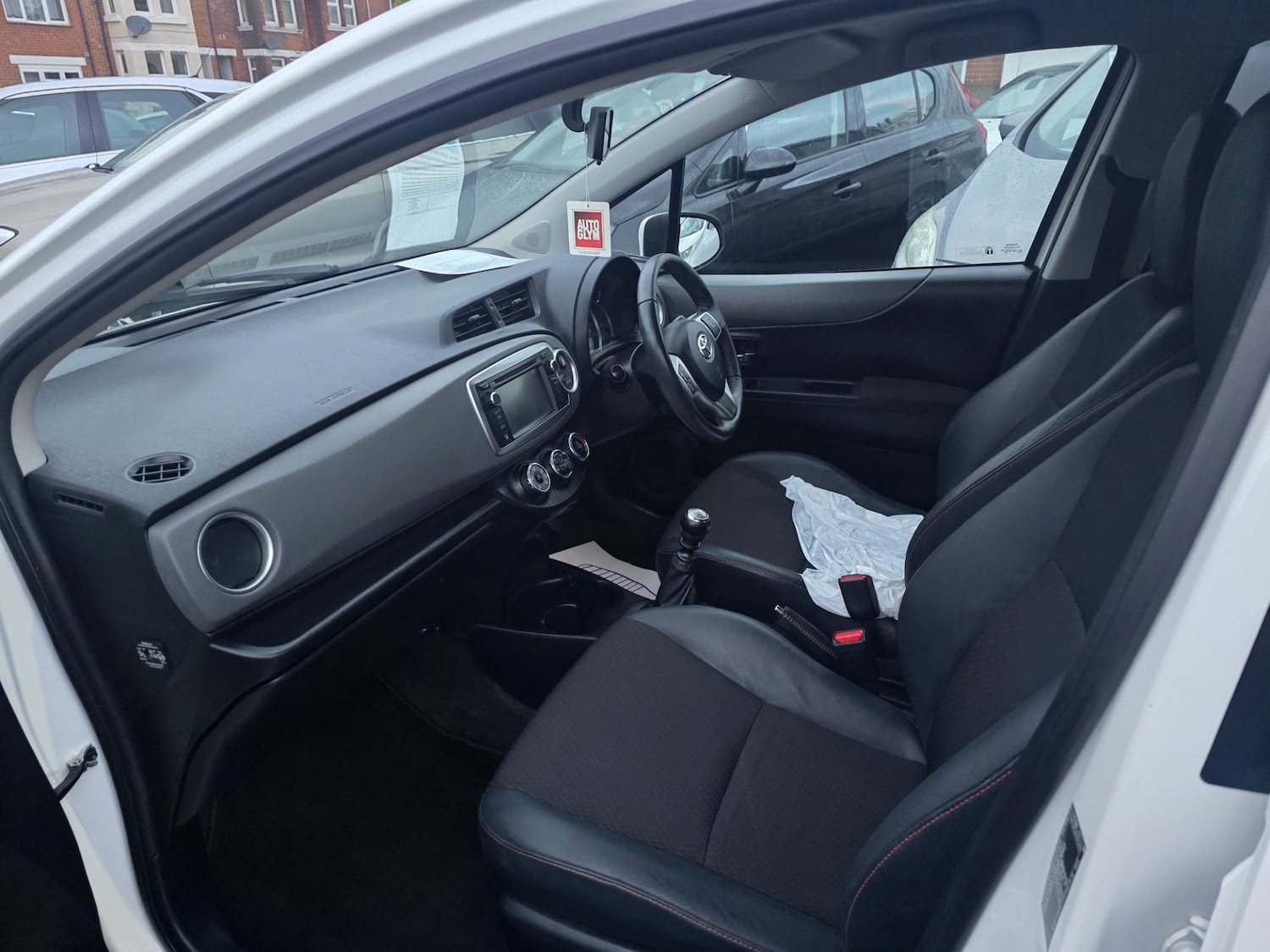 Used Toyota Yaris 2012 for sale - 76518268: Photo 10