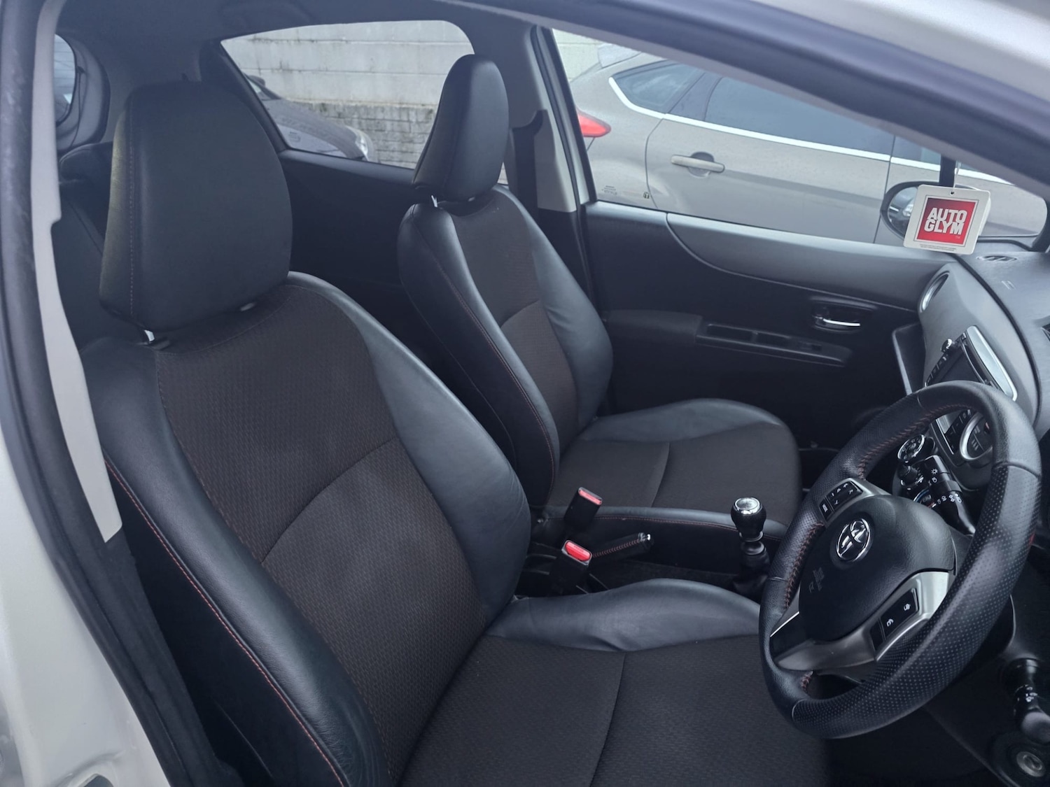 Used Toyota Yaris 2012 for sale - 76518268: Photo 12