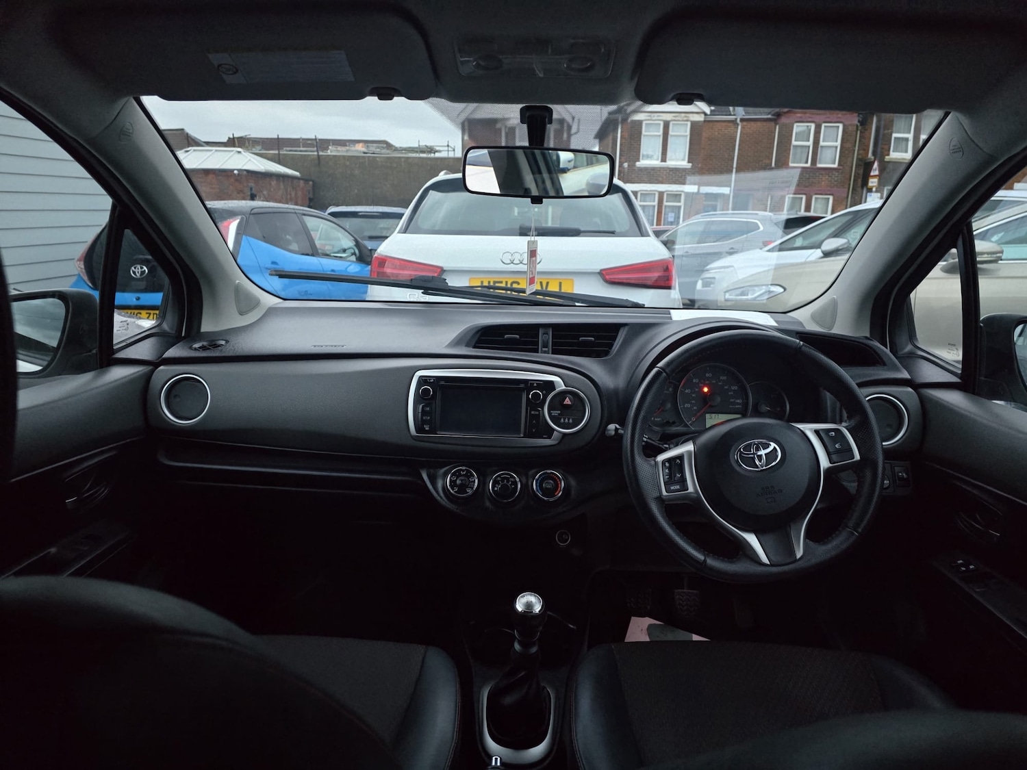 Used Toyota Yaris 2012 for sale - 76518268: Photo 18