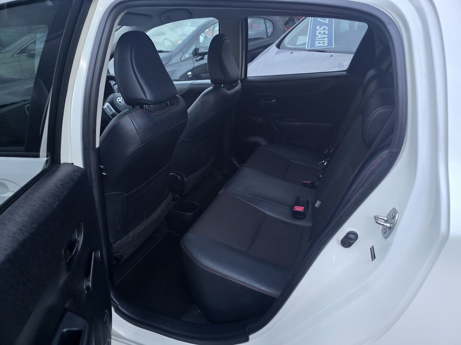 Used Toyota Yaris 2012 for sale - 76518268: Photo 19