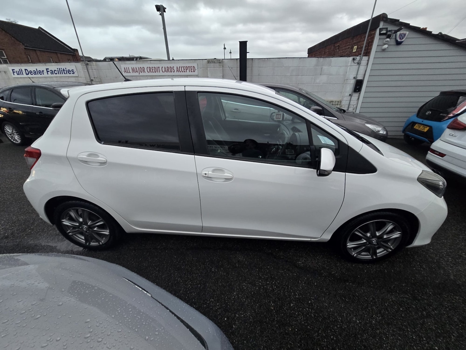 Used Toyota Yaris 2012 for sale - 76518268: Photo 5