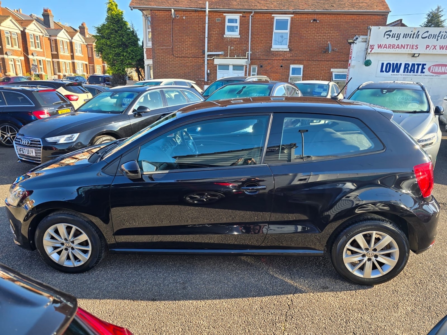 Used Volkswagen Polo 2015 for sale - 76031269: Photo 3