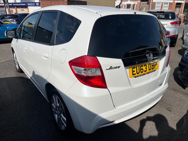 Used Honda Jazz 2013 for sale - 72402560: Photo 7