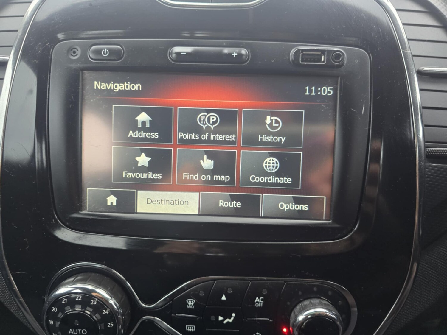 Used Renault Captur 2015 for sale - 76943504: Photo 13