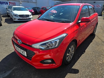 Used Hyundai i20 2018 for sale - 79312048: Photo