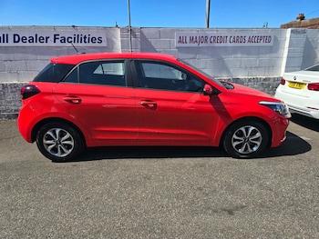 Used Hyundai i20 2018 for sale - 79312048: Photo