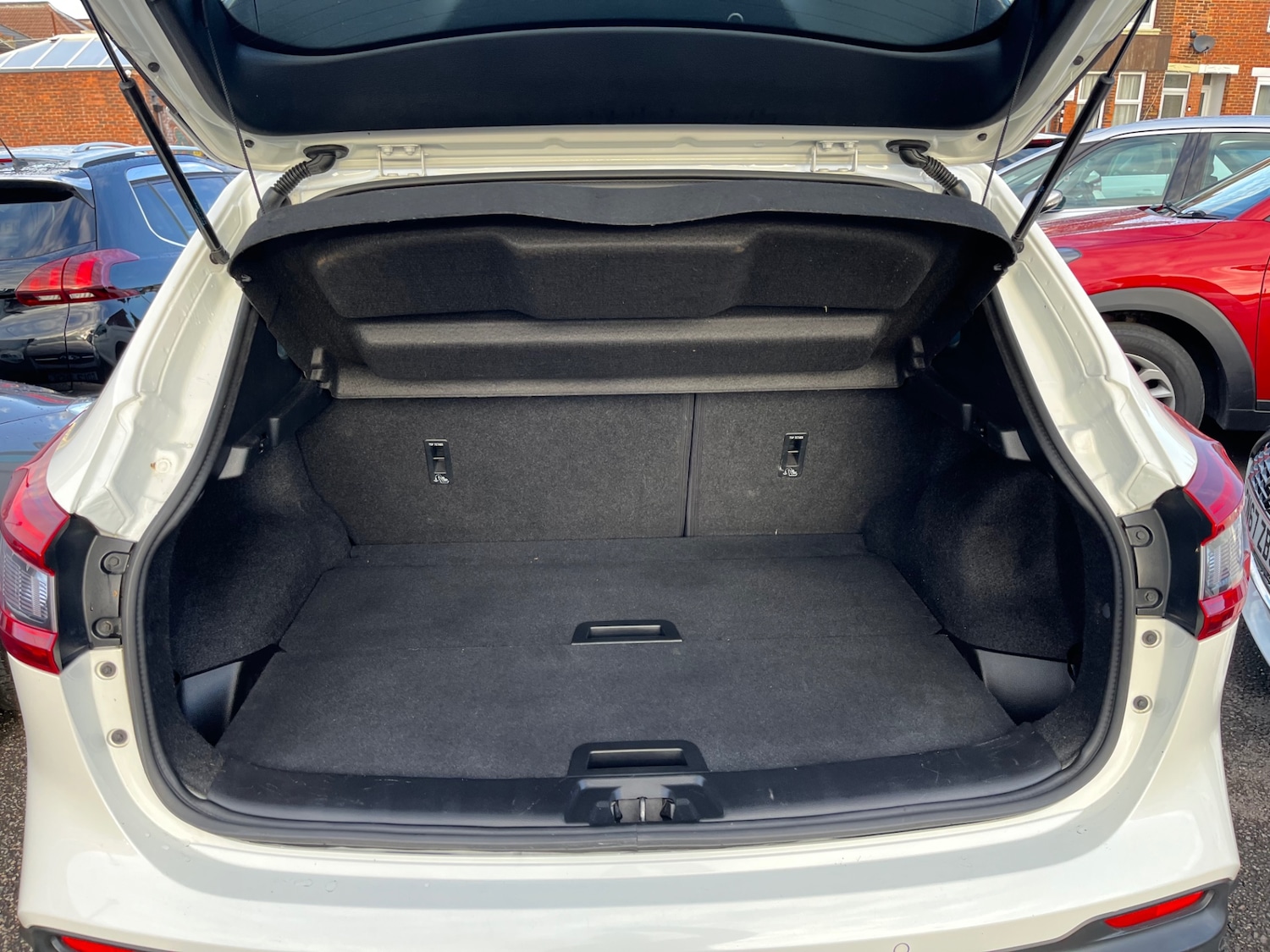 Used Nissan Qashqai 2017 for sale - 76355722: Photo 7