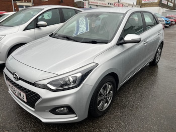 Used Hyundai i20 2018 for sale - 77154314: Photo
