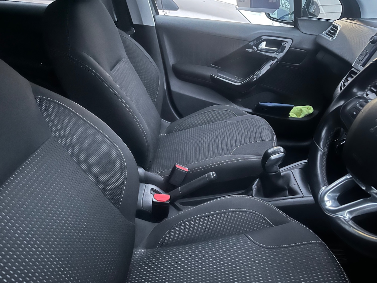 Used Peugeot 208 2017 for sale - 76655680: Photo 4