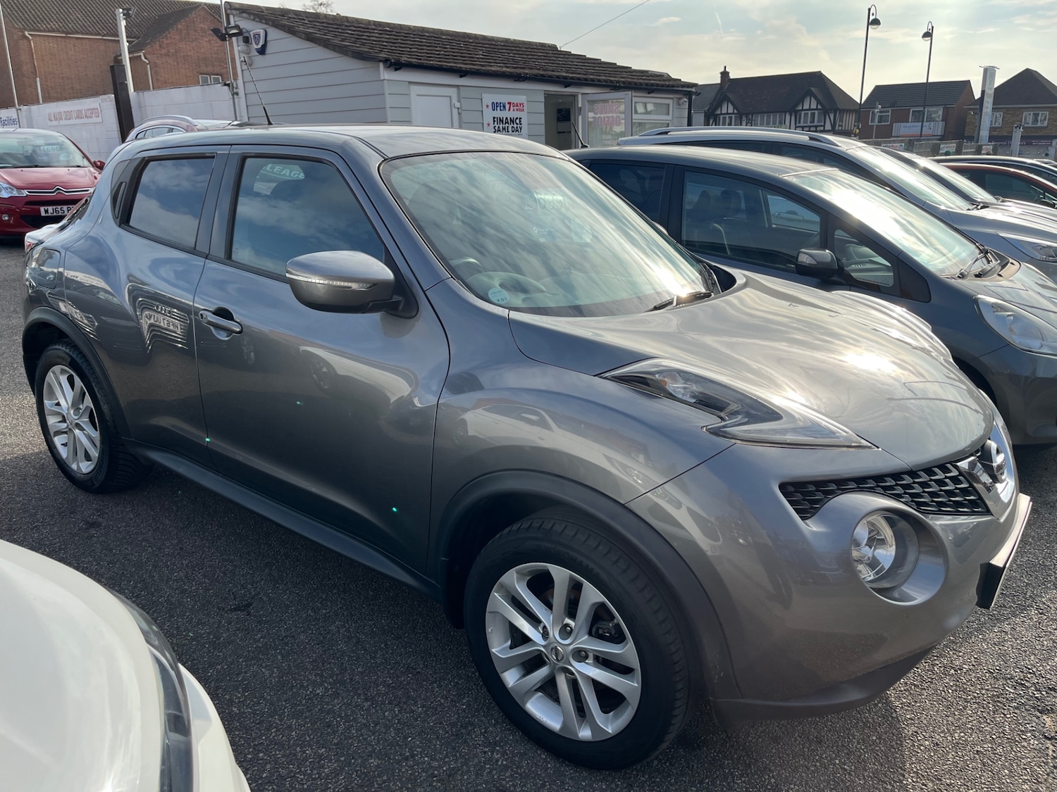 Used Nissan Juke 2015 for sale - 76232144: Photo 2