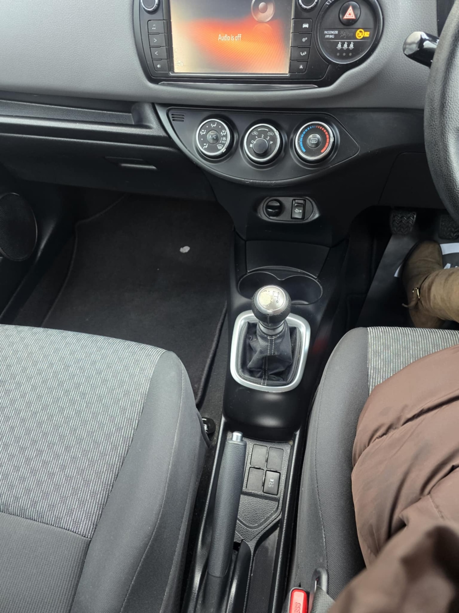 Used Toyota Yaris 2014 for sale - 77226092: Photo 19