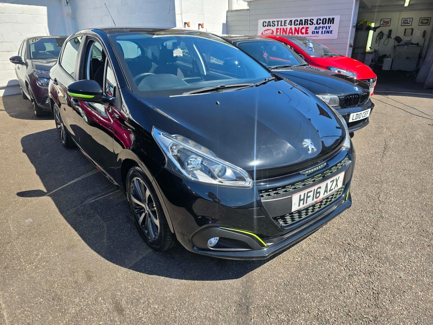 Peugeot 208
