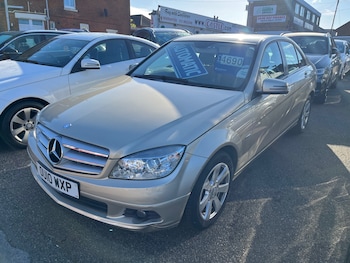 Used Mercedes-Benz C Class 2010 for sale - 77985100: Photo