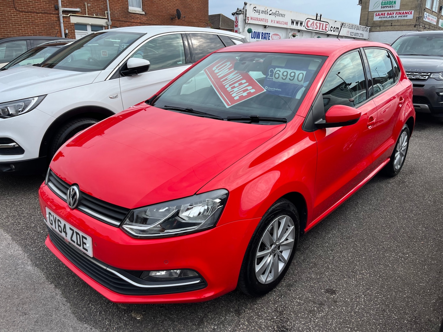 Used Volkswagen Polo 2015 for sale - 76128836: Photo 1