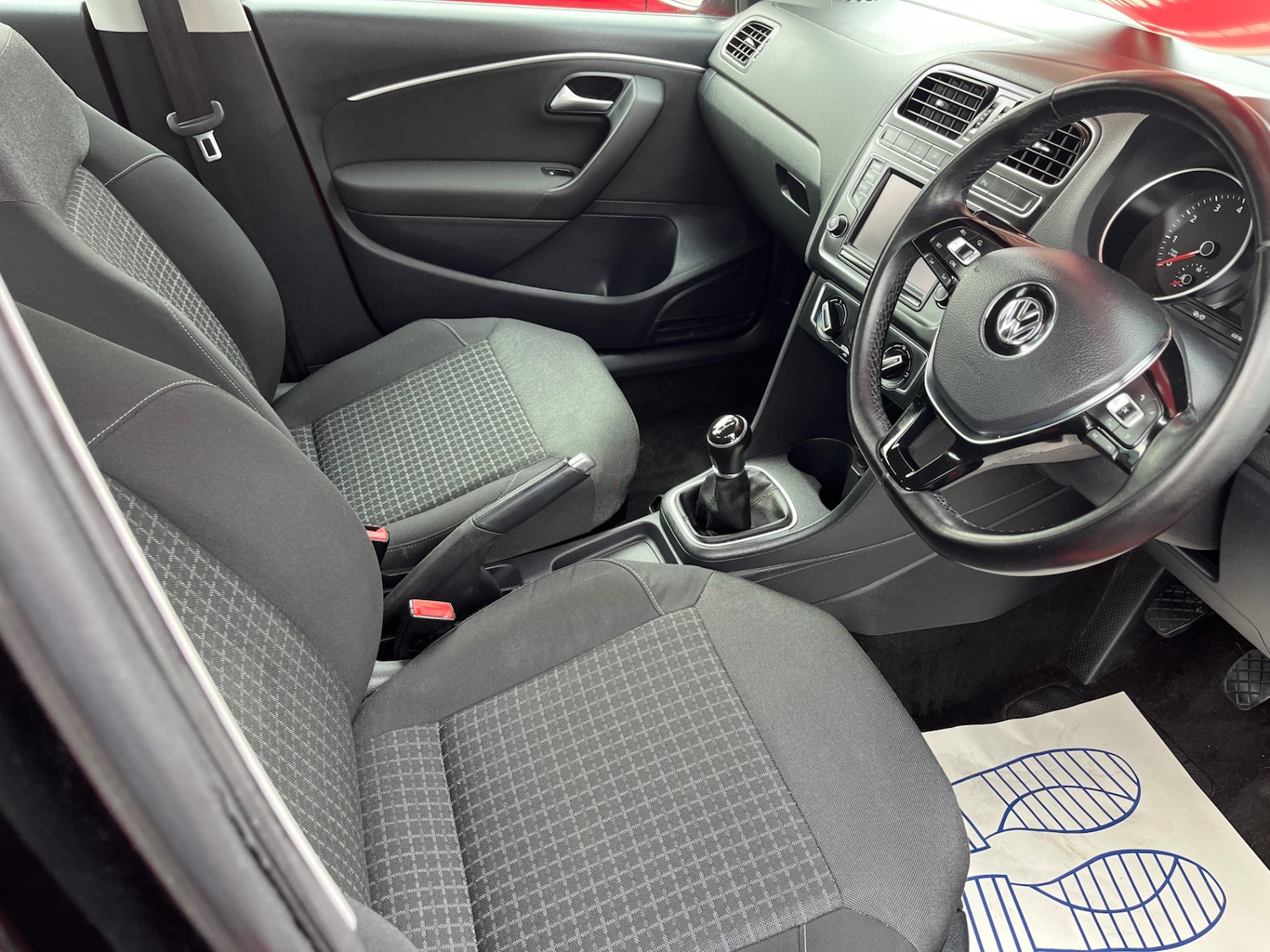 Used Volkswagen Polo 2015 for sale - 76128836: Photo 5