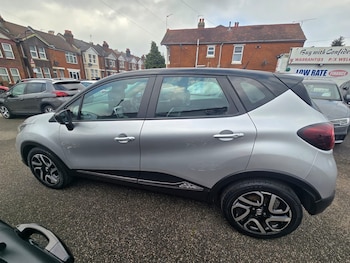 Used Renault Captur 2018 for sale - 77682124: Photo