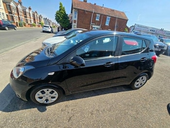Used Hyundai i10 2015 for sale - 79102989: Photo