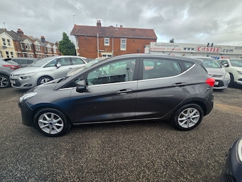 Used Ford Fiesta 2017 for sale - 76518274: Photo