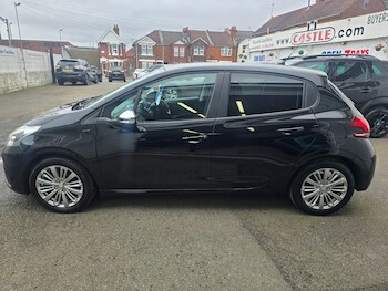 Used Peugeot 208 2019 for sale - 77965324: Photo