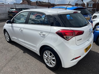 Used Hyundai i20 2016 for sale - 78838016: Photo