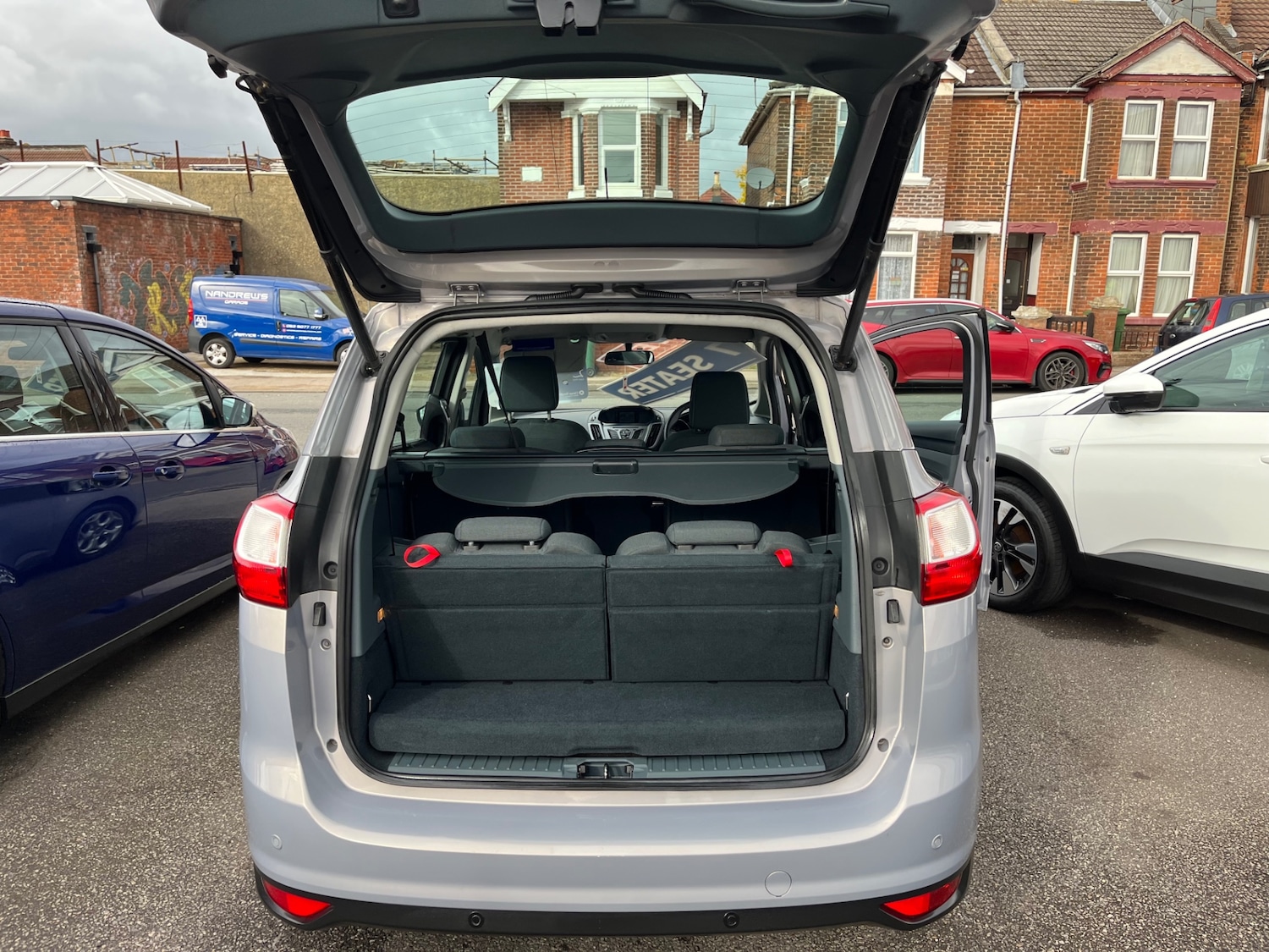 Used Ford Grand C-Max 2011 for sale - 76355725: Photo 16