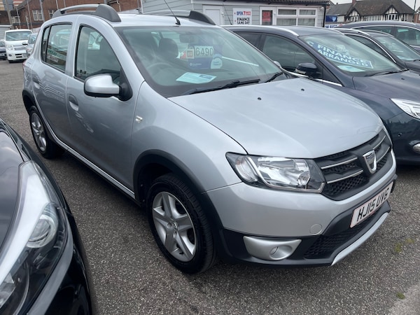 Used Dacia Sandero Stepway 2015 for sale - 74729917: Photo 1