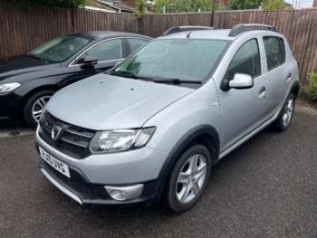 2015 (15) - 0.9 TCe Laureate 5dr