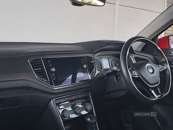 Used Volkswagen T-Roc 2018 for sale - 76887706: Photo 6