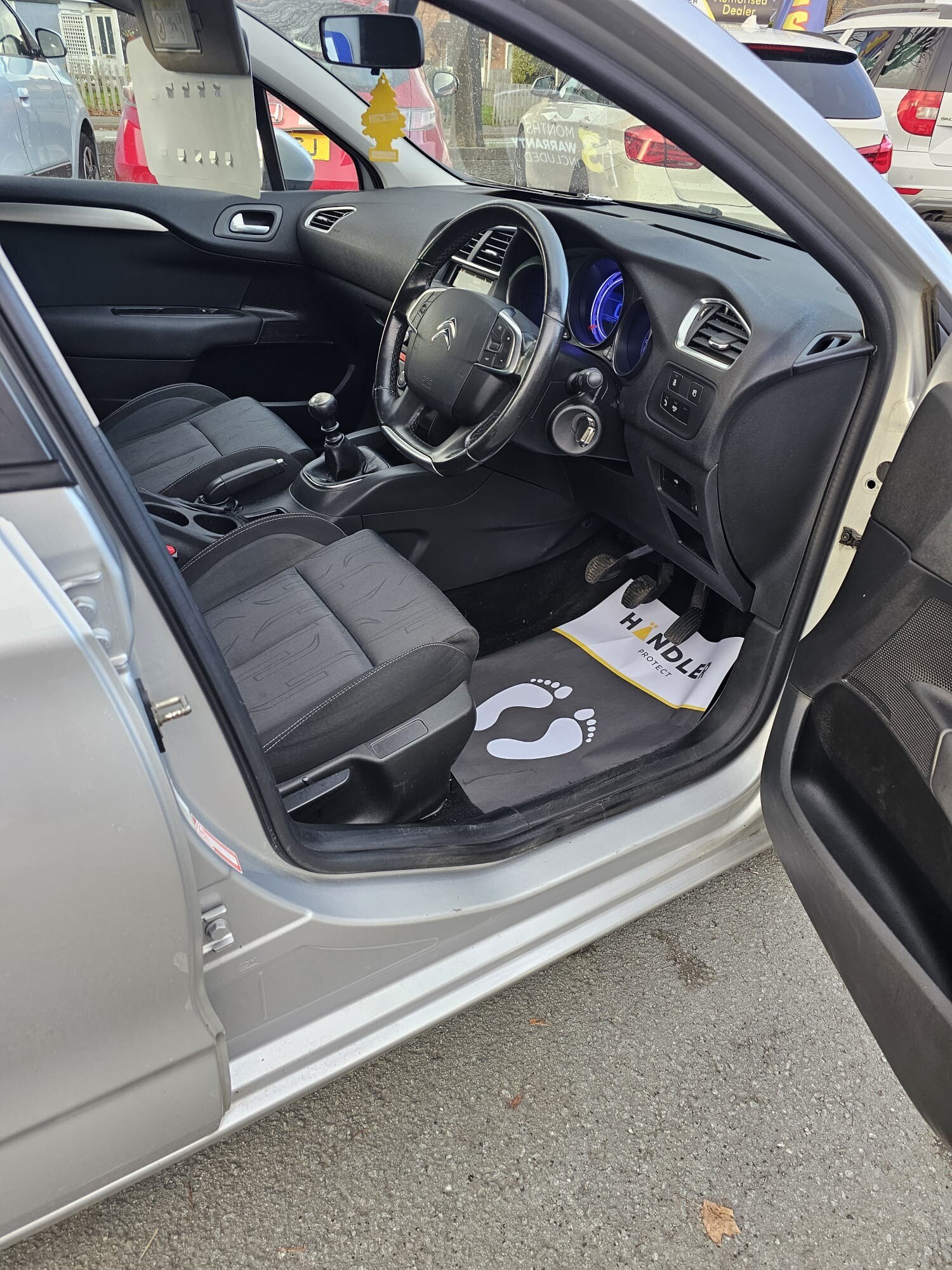 Used Citroen C4 2015 for sale - 76682062: Photo 17