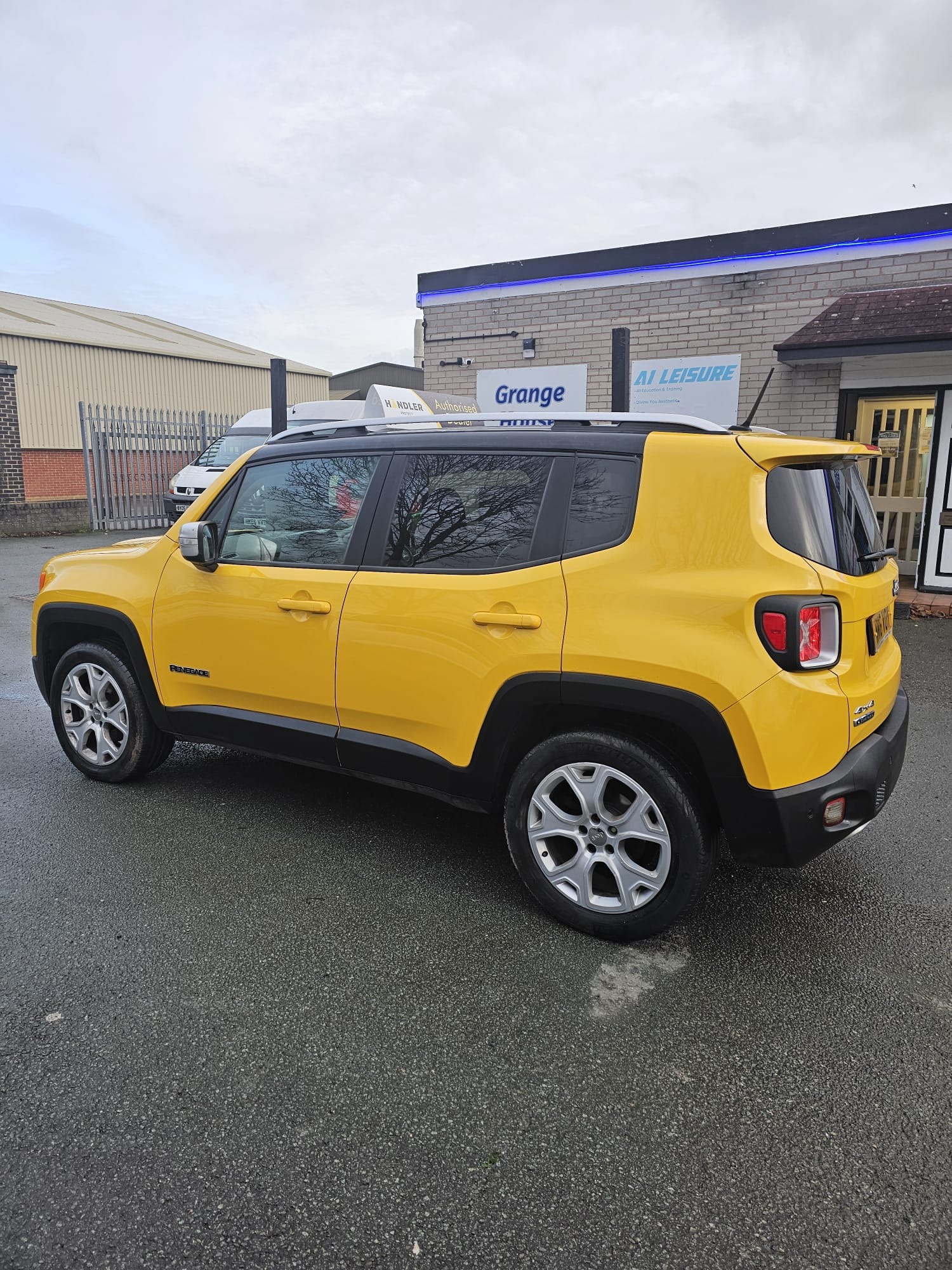 Used Jeep Renegade 2016 for sale - 77367368: Photo 9