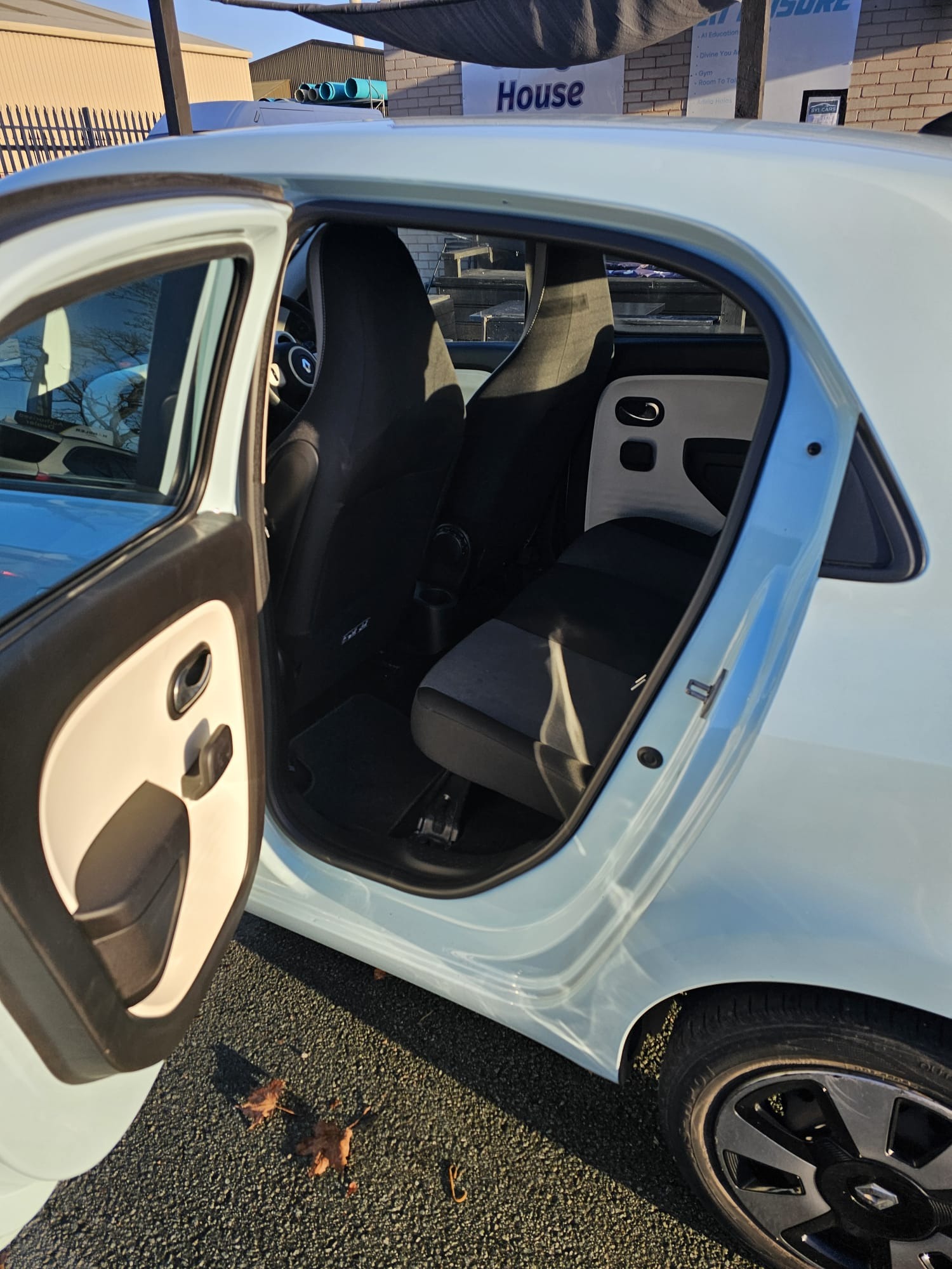 Used Renault Twingo 2015 for sale - 76640672: Photo 18