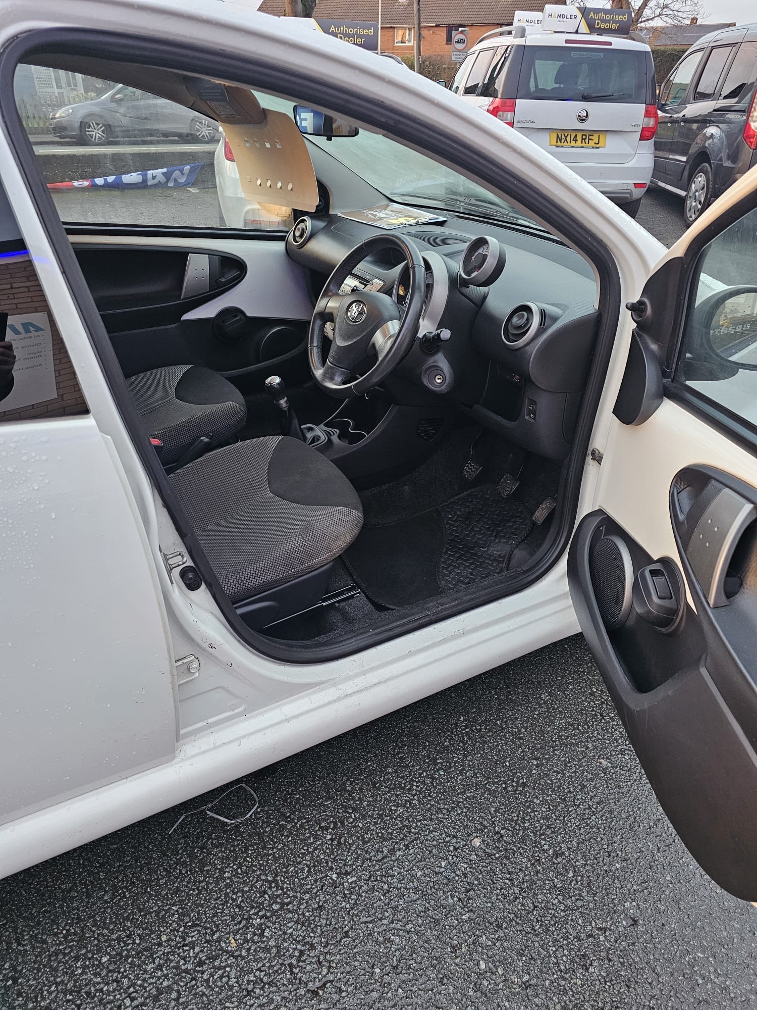 Used Toyota AYGO 2013 for sale - 77093772: Photo 11