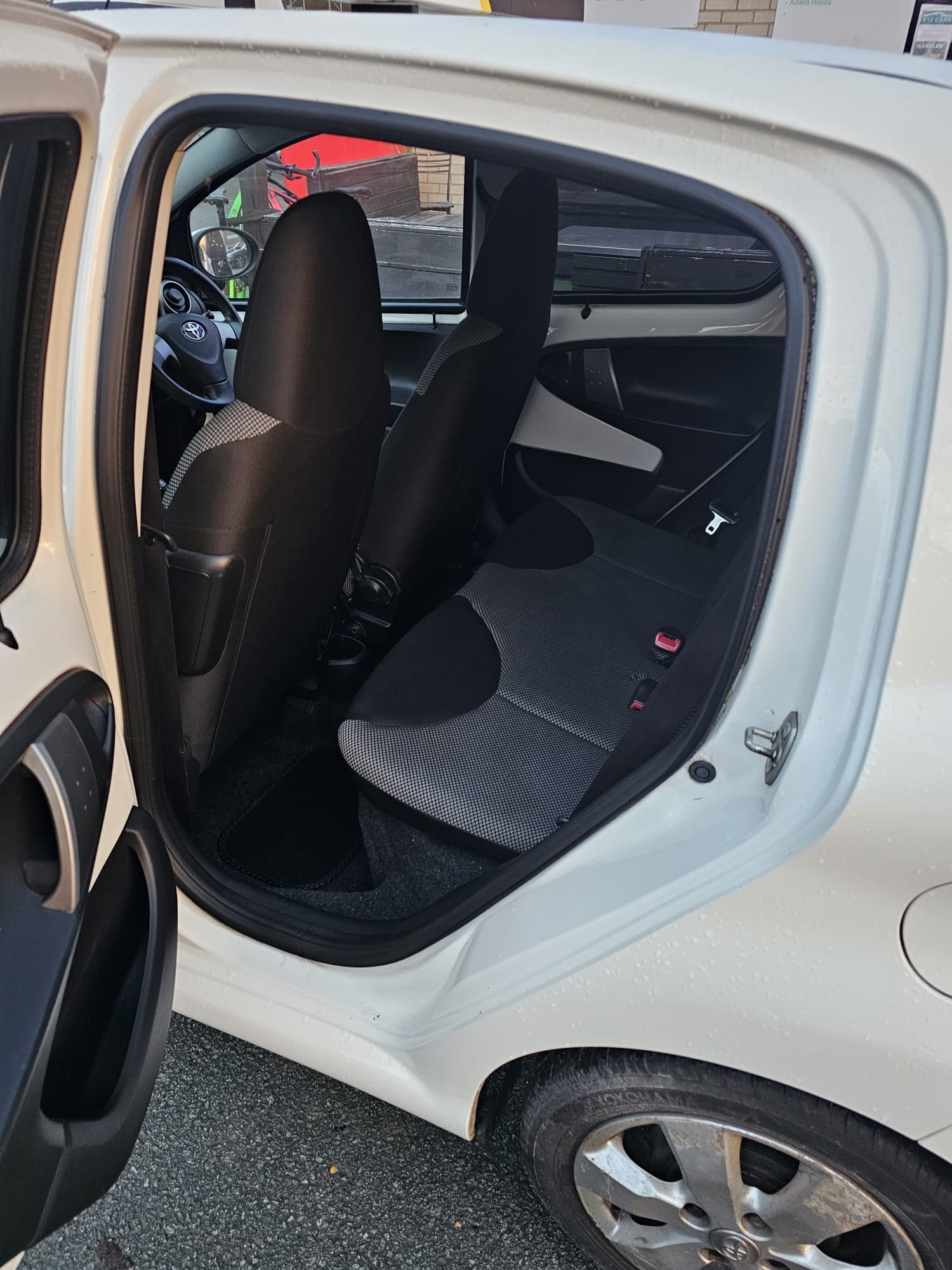 Used Toyota AYGO 2013 for sale - 77093772: Photo 13